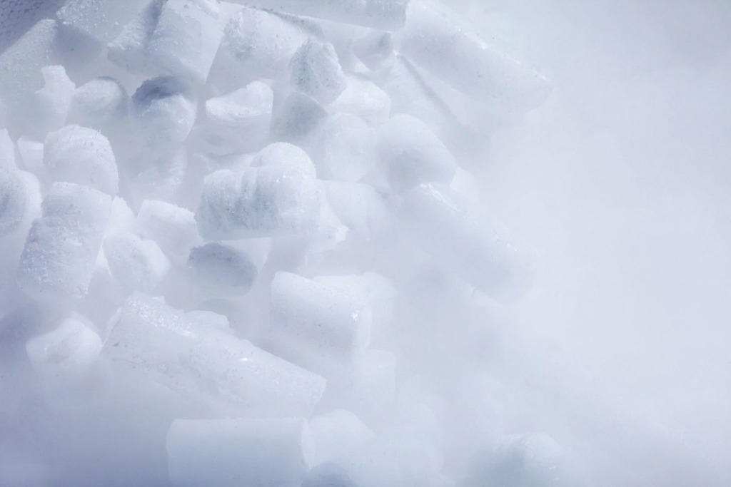 Bulk Dry Ice wholesale supplier in Pakistan for cooling and shipping